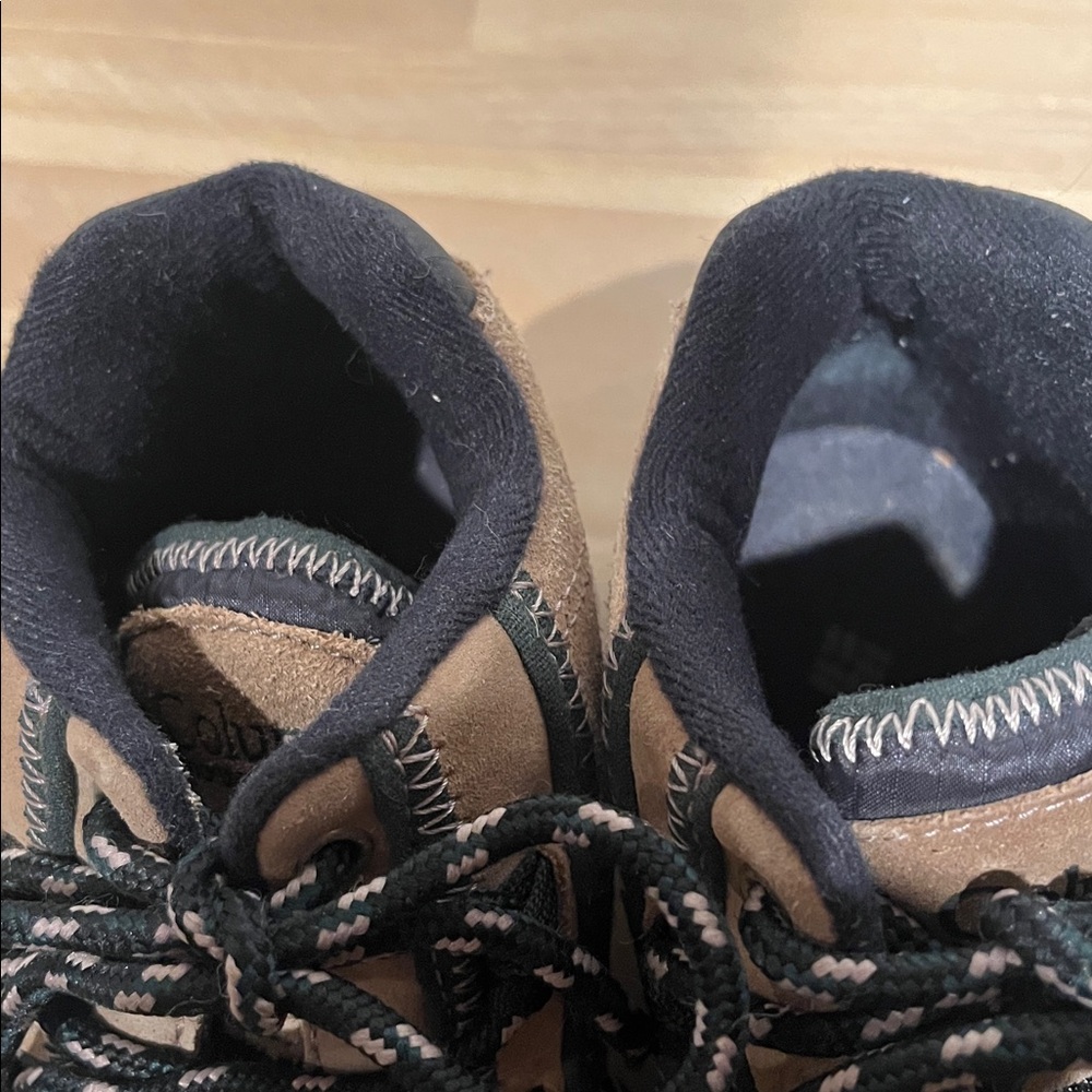 Woman’s Brown and Black Hiking Boots - Picture 4 of 7